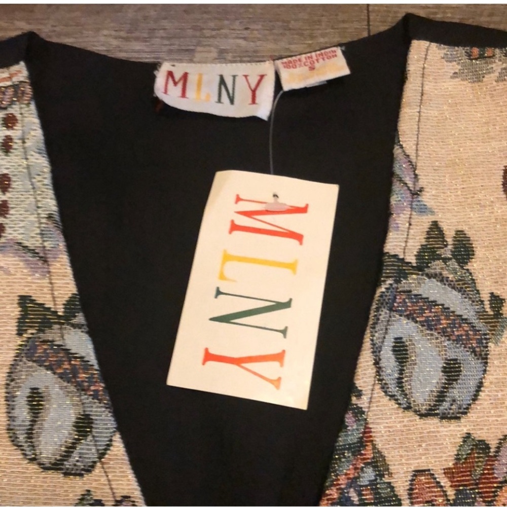 🎄CHRISTMAS VEST 🎄 - Picture 4 of 4
